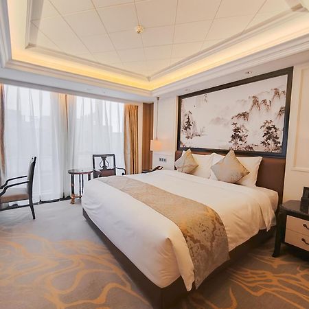 Renhe Spring Hotel Chengdu Exterior photo